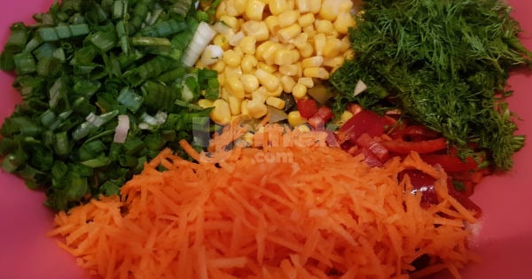 renkli-sehriye-salatasi1