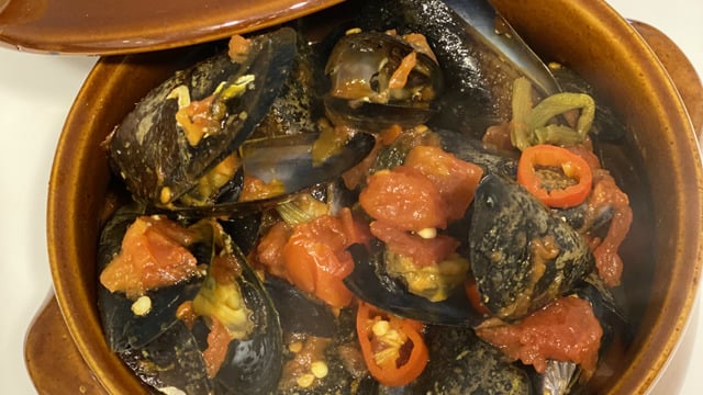 Güney Fransa Esintili: Kerevizli Domatesli Midye Çorbası