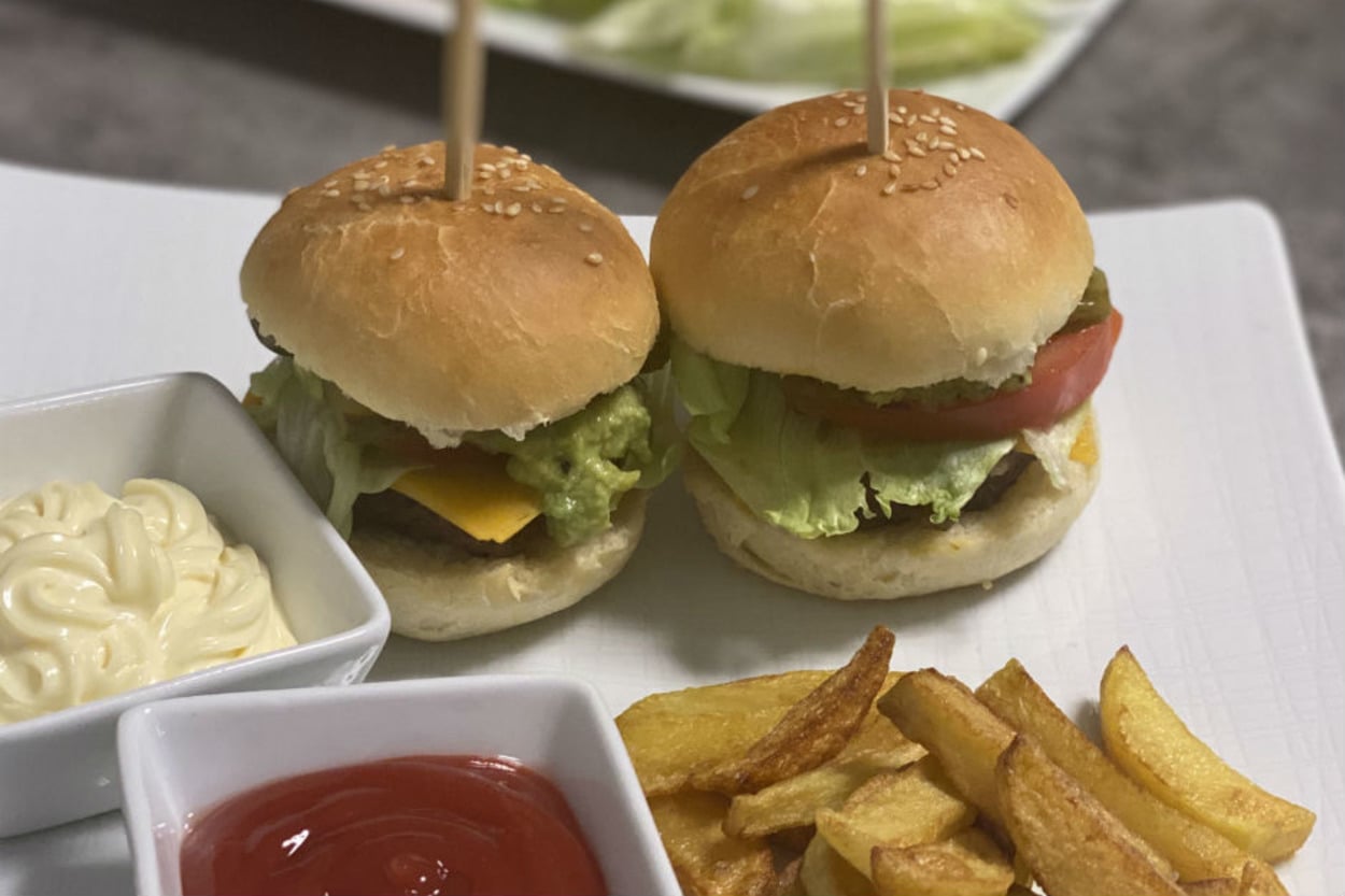 Yanında Patates Kızartmasıyla: Mini Hamburger