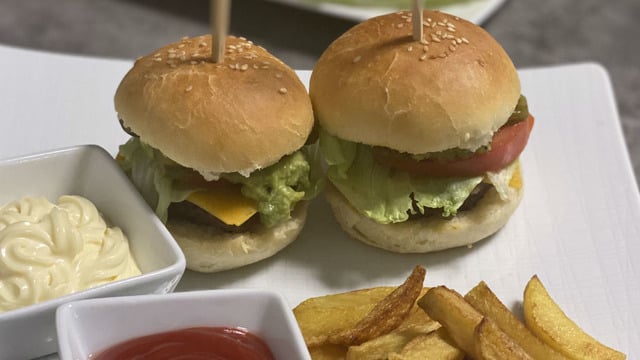 Yanında Patates Kızartmasıyla: Mini Hamburger