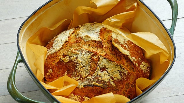 Gizli Püf Noktası Burada Saklı: Ekmek Pişirirken Fırına Neden Su Konur?