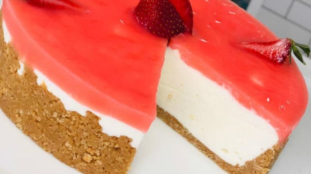 Kolay Lezzet Arayanlara: Çilekli Cheseecake