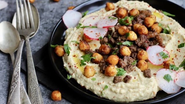 Ana Yemek Gücünde: Etli Humus