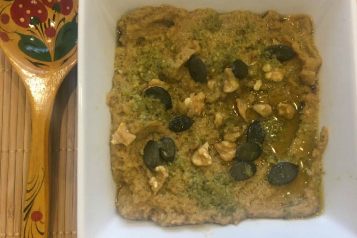 Yeni Bir Lezzet: Pestolu Yaban Mersinli Humus