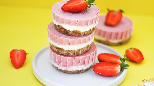 Dondurma Gibi: Çilekli Kolay Cheesecake
