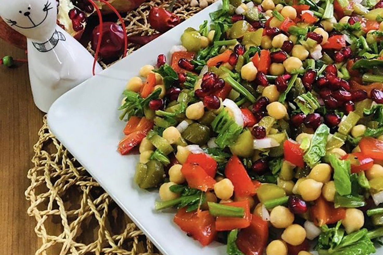 Çok Doyurucu: Ispanaklı Nohut Salatası