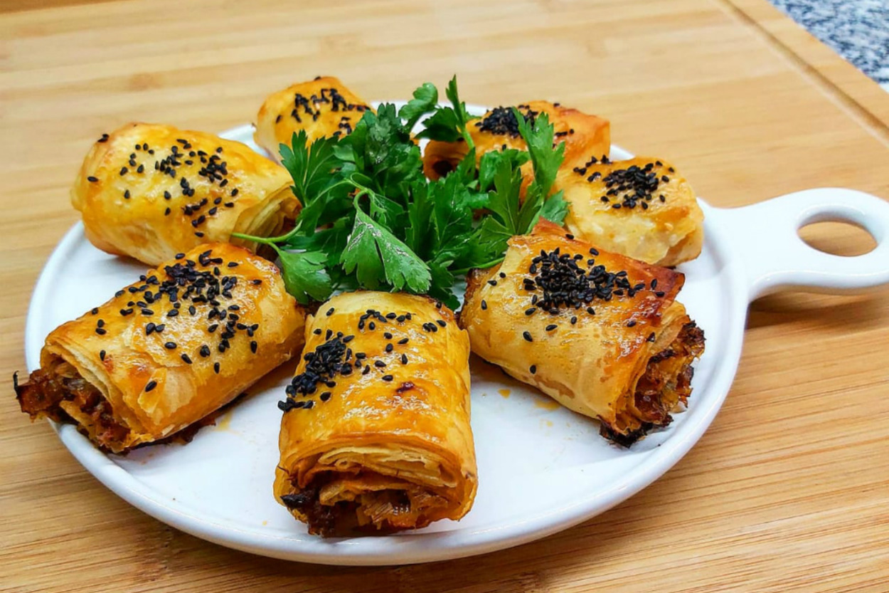 Çay Saatinin Gözdesi: Kolay Pırasalı Börek