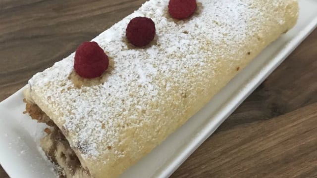 Kolay ve Enfes: Kolay Elmalı Rulo Kek