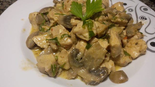 Protein Deposu: Kremalı Mantarlı Tavuk