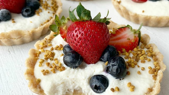 Rafine Şekersiz: Çilek ve Yaban Mersinli Raw Tartolet