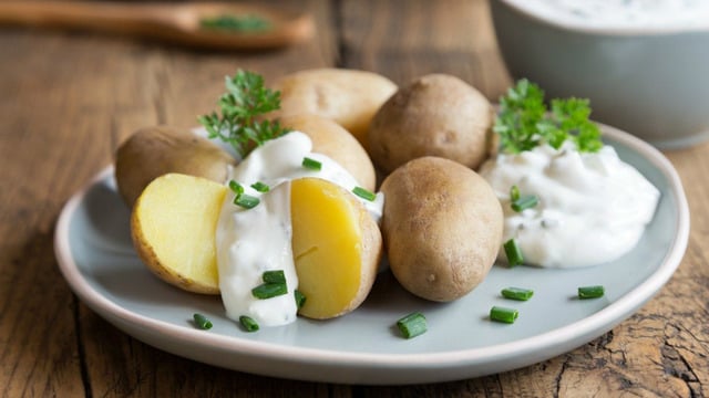 Sadece 3 Günde 5 Kiloya Kadar Zayıflattığı Söylenen Şok Diyet: Patates Yoğurt Diyeti