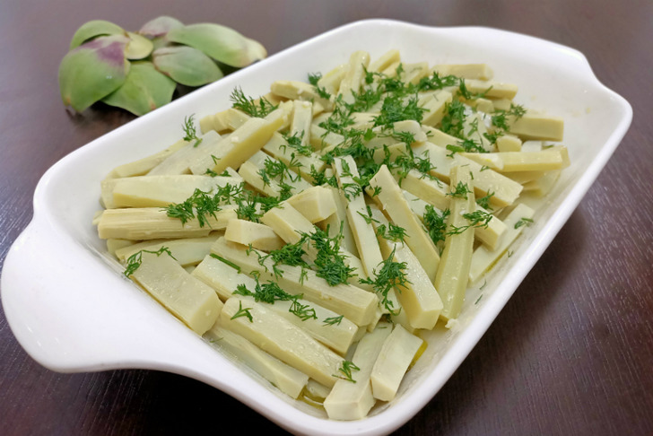 Enginar Sapı Salatası Tarifi