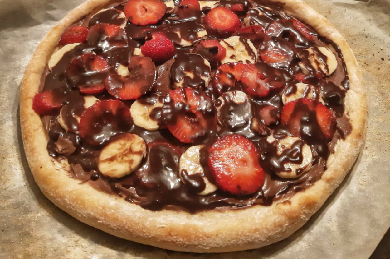 Yumuşacık Hamuruyla: Çikolatalı Pizza
