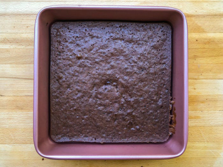 https://www.insider.com/homemade-chocolate-brownies-common-baking-mistakes-photos#using-too-much-flour-expectedly-made-for-thicker-brownies-1 | insider