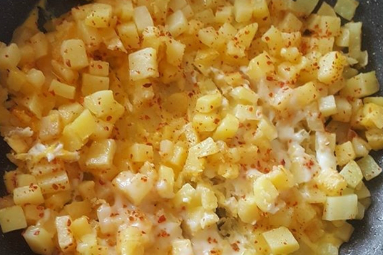 Kahvaltıya Yenilik Gerektiğinde: Patatesli Yumurta