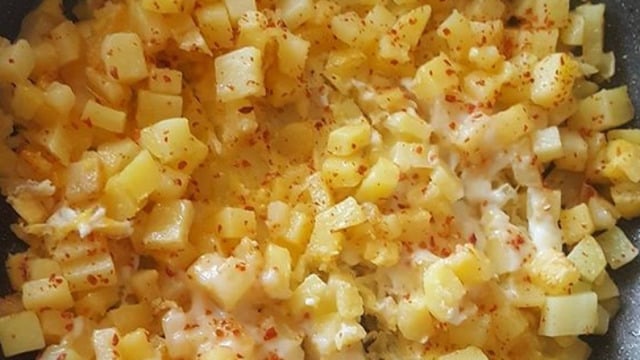 Kahvaltıya Yenilik Gerektiğinde: Patatesli Yumurta