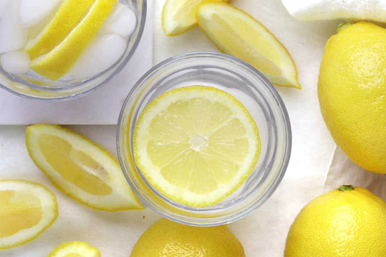 1 Haftada 4 Kilo Verdirdiği İddia Edilen En Ferah Diyetlerden Biri O: Limonlu Su Diyeti