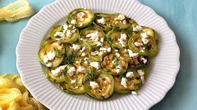 Hafif ve Lezzetli: Izgara Kabak Salatası