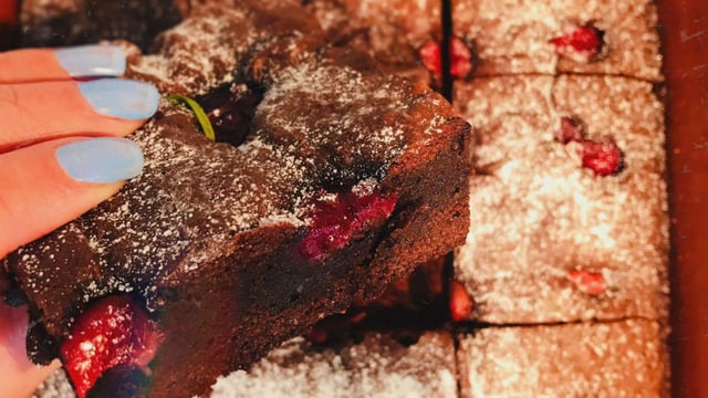 Tadı Damağınızda Kalacak: Vişneli Brownie