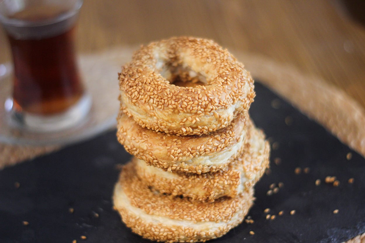 Sadece 4 Malzemeyle: Milföyden Çıtır Simit