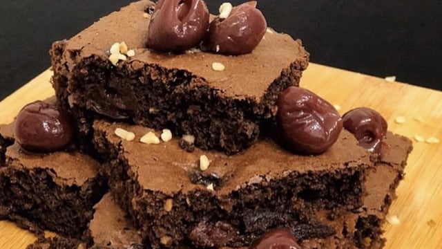 Çikolatanın Enfes Hali: Vişneli Fındıklı Brownie