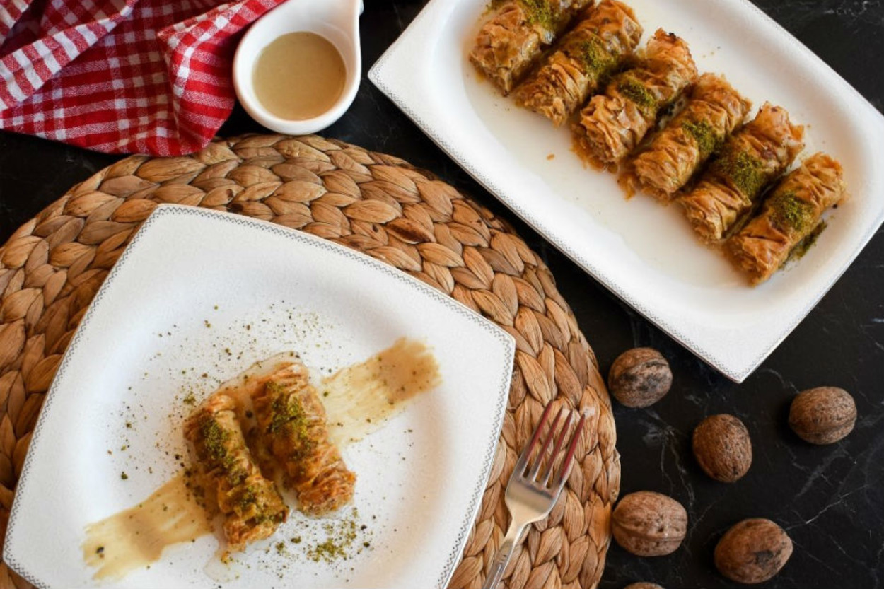 Midede Bayram Havası: Tahinli Baklava