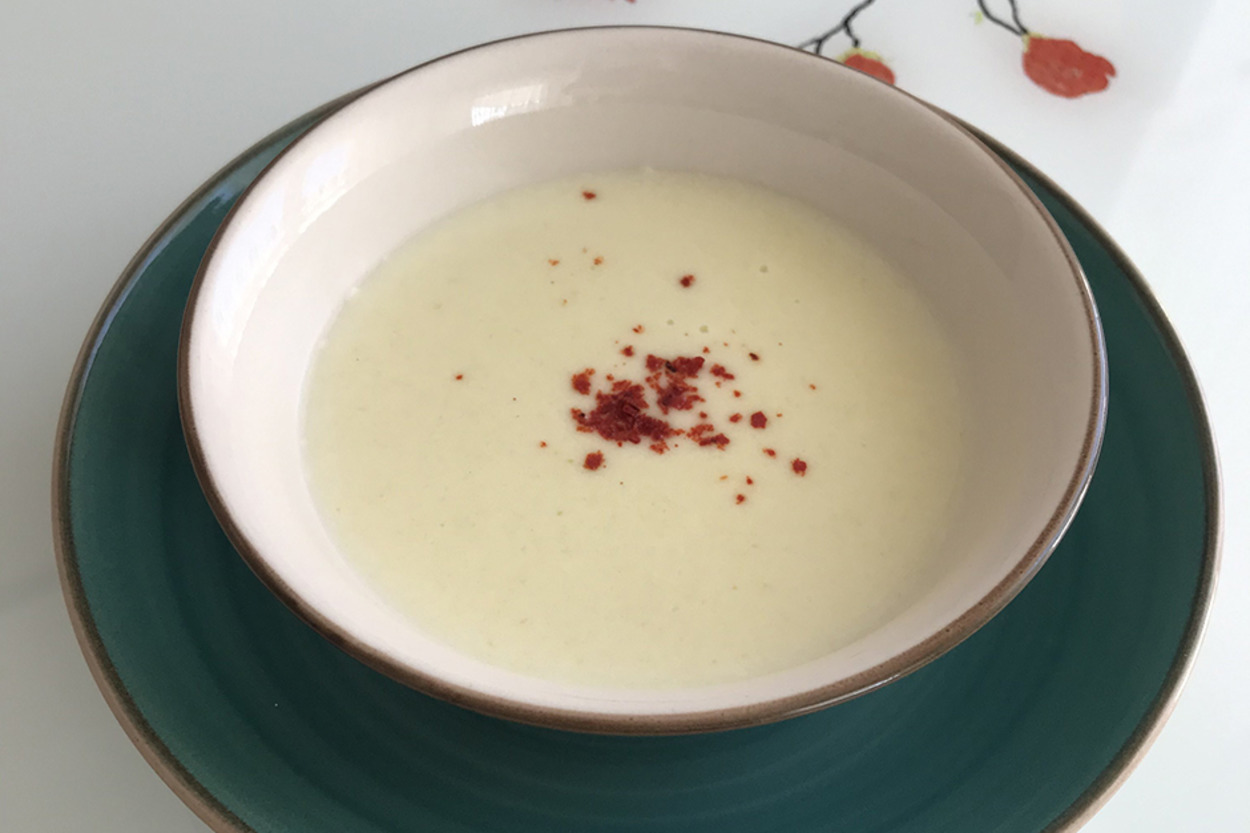 Sıcacık Sofralara: Sütlü Kabak Çorbası