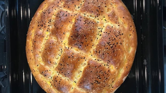 Yumuşak ve Çıtır Çıtır: Fırında Ramazan Pidesi