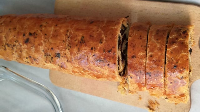 Dilim Dilim Yemelik: Zeytinli Rulo Poğaça