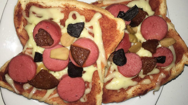 Pratik ve Doyurucu: Ekmek Pizza