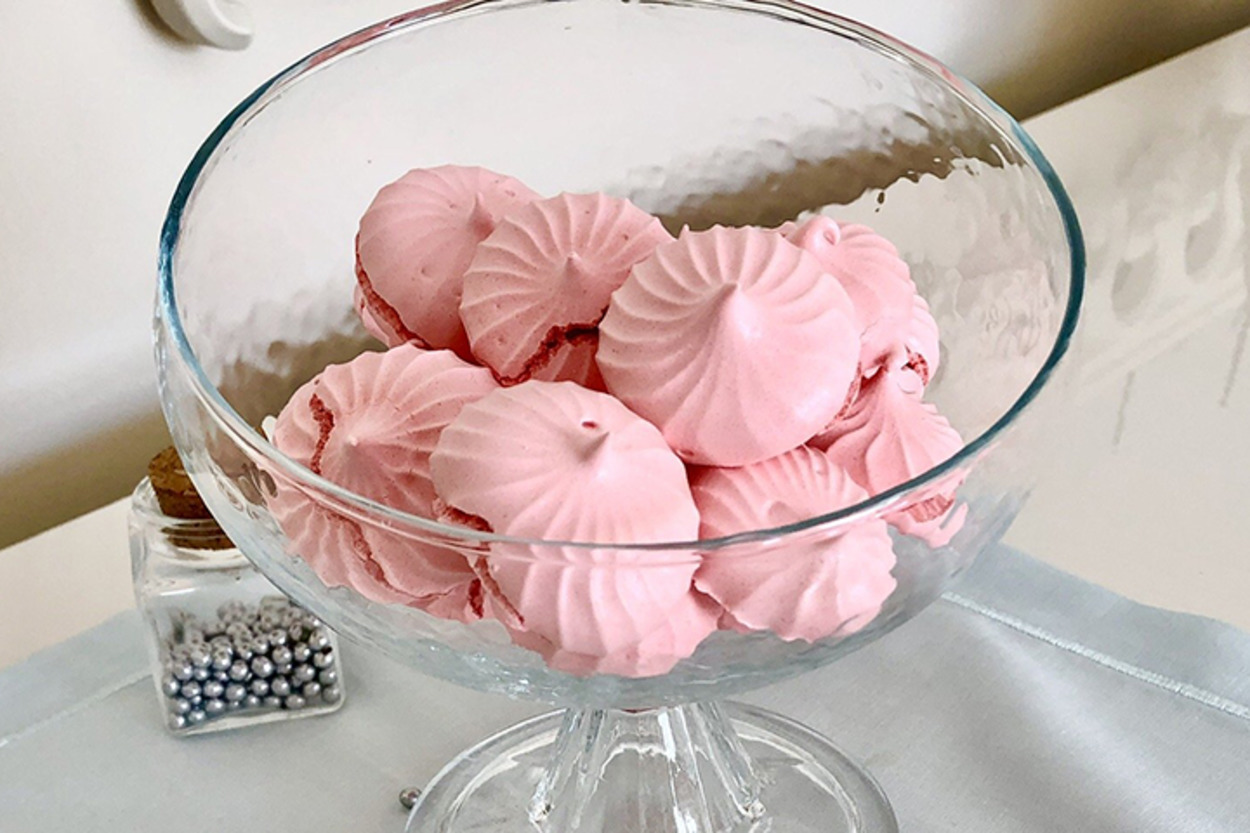 İkramlık Lezzetler: Pembe Beze