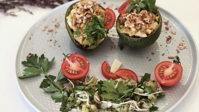 Eşsiz Lezzetler Bir Arada: Avokado Çanağında Yumurta