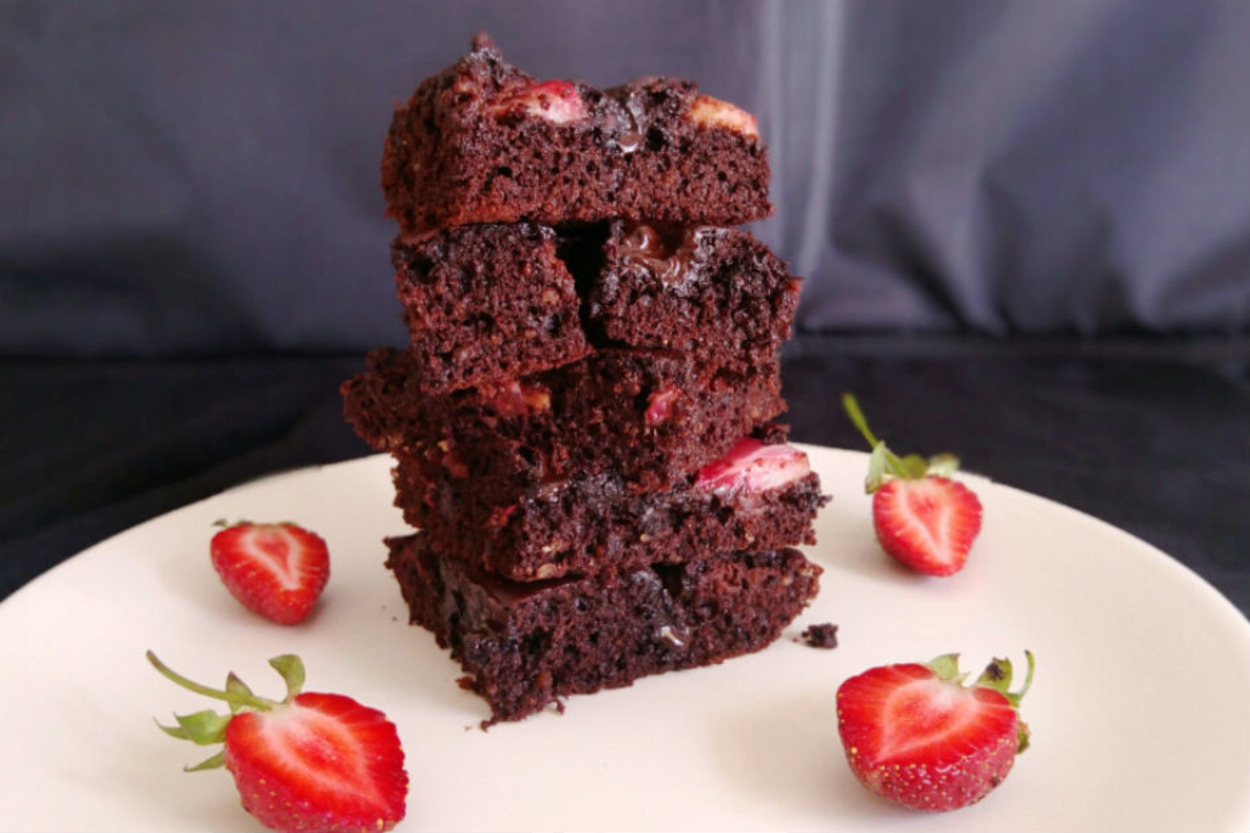 Çilekle Çikolatanın Aşkı: Çilekli Brownie