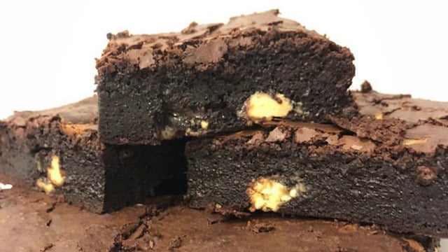 Her Dilimi Lezzet Dolu: Beyaz Çikolata Parçalı Brownie