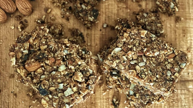 Protein ve Lif Deposu: Granola Bar