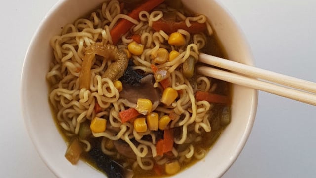 Uzaklardan Geldi: Sebzeli Noodle Soup