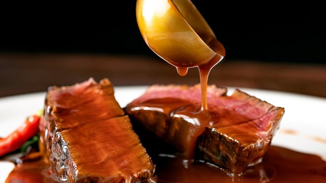 Yemeklere Lezzet Versin: Demi Glace Sos Nasıl Yapılır?