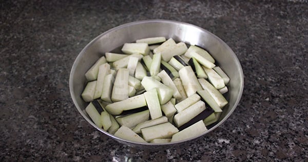 kiymali-patlican-yemegi-asama-1