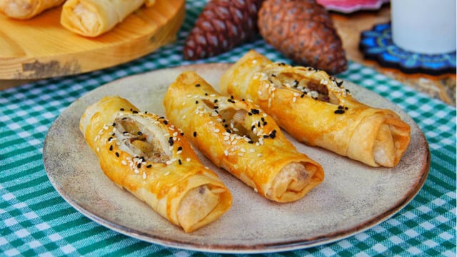 Nefis İç Harcıyla: Karnıyarık Börek