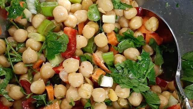 Yaz Günlerinde: Hardallı Nohut Salatası
