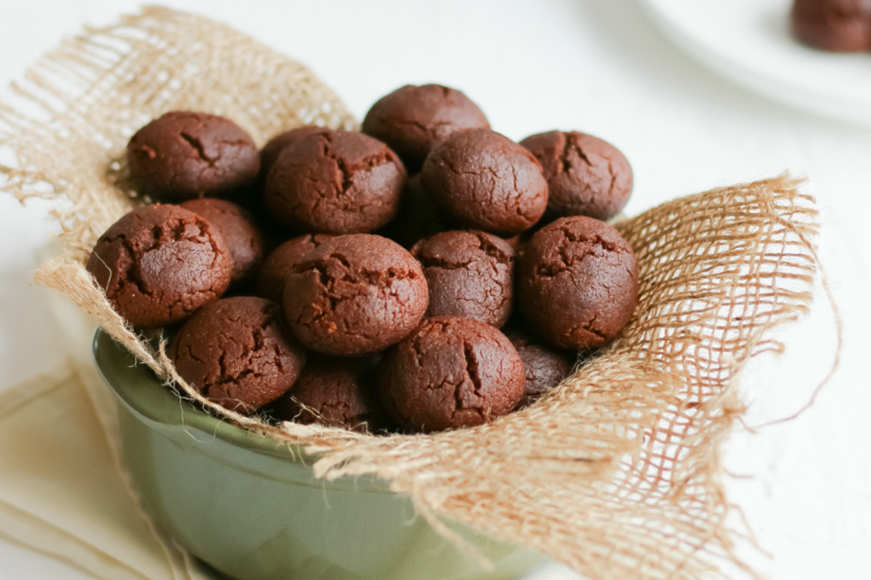 İkisi Bir Arada: Rafine Şekersiz Brownie Kurabiye