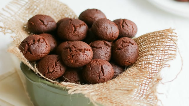 İkisi Bir Arada: Rafine Şekersiz Brownie Kurabiye