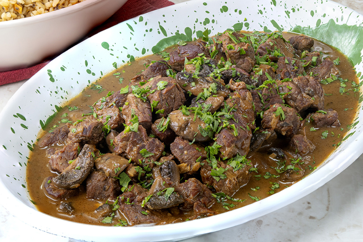 Lokum Gibi Kıvamıyla: Düdüklü Tencerede Mantarlı Et
