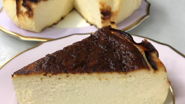 San Sebastian Cheesecake Diye Bilinen: Burnt Cheesecake