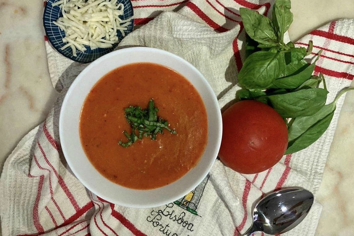 Közlenmiş Biberli Domates Çorbası Tarifi
