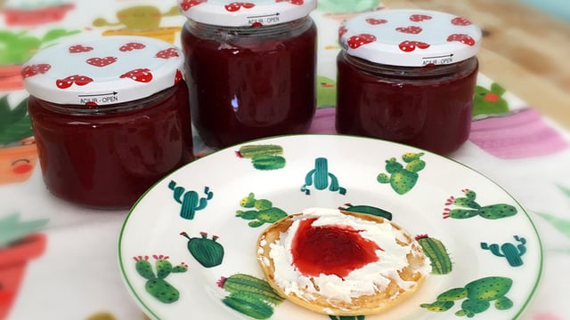 Kahvaltılara Hazır: Çilek Marmelatı