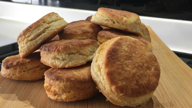 Tavukçuların Meşhur Ekmeği: Buttermilk Biscuits