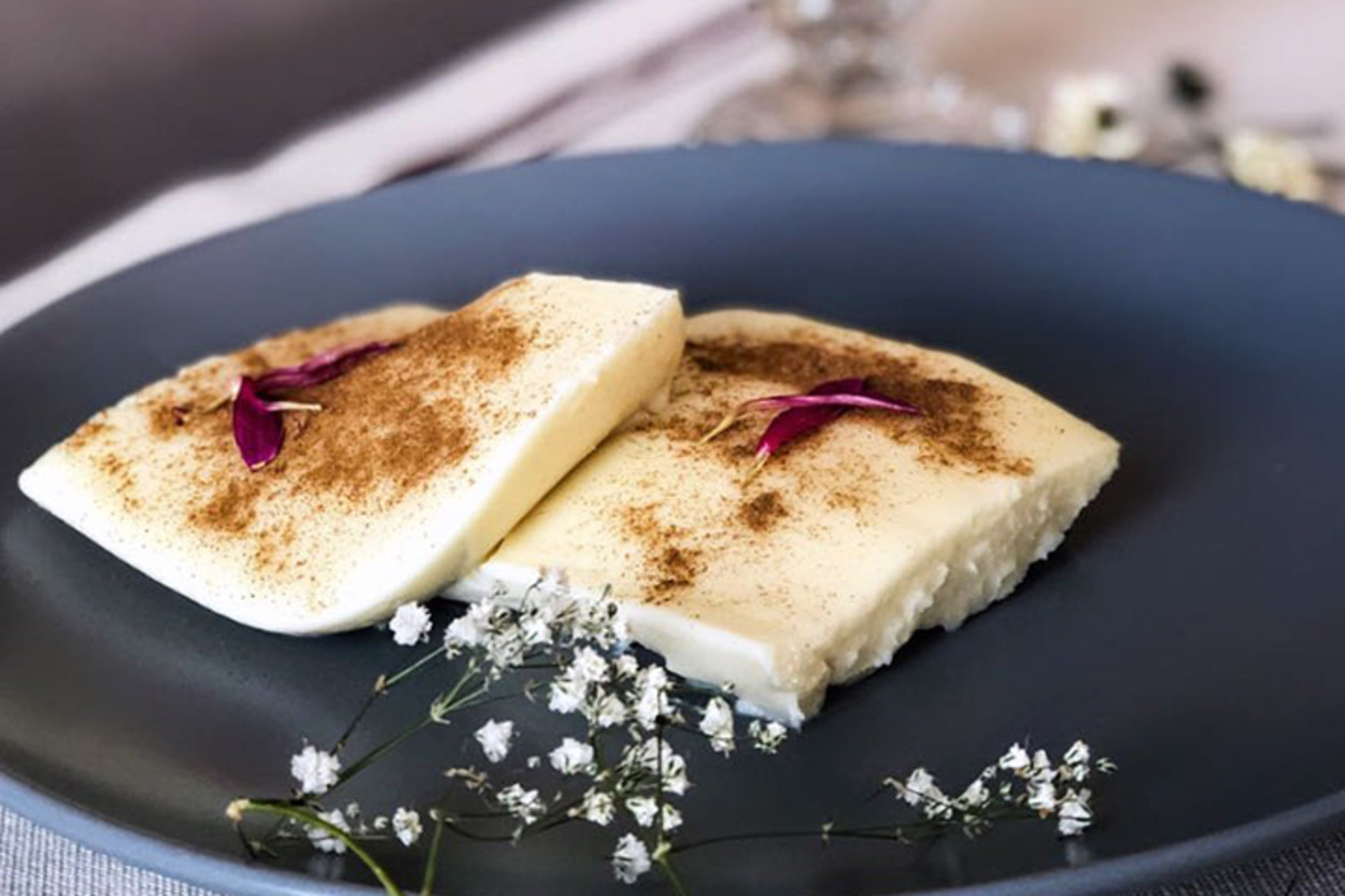 Gönüllerin Efendisi: Leziz Alaçatı Muhallebisi