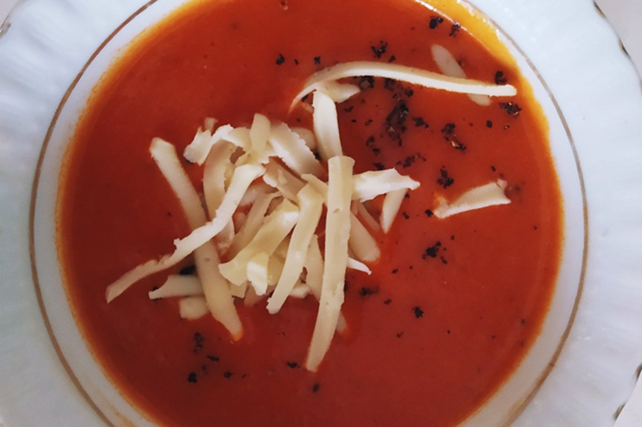 Tam Lezzetinde: Salçalı Domates Çorbası