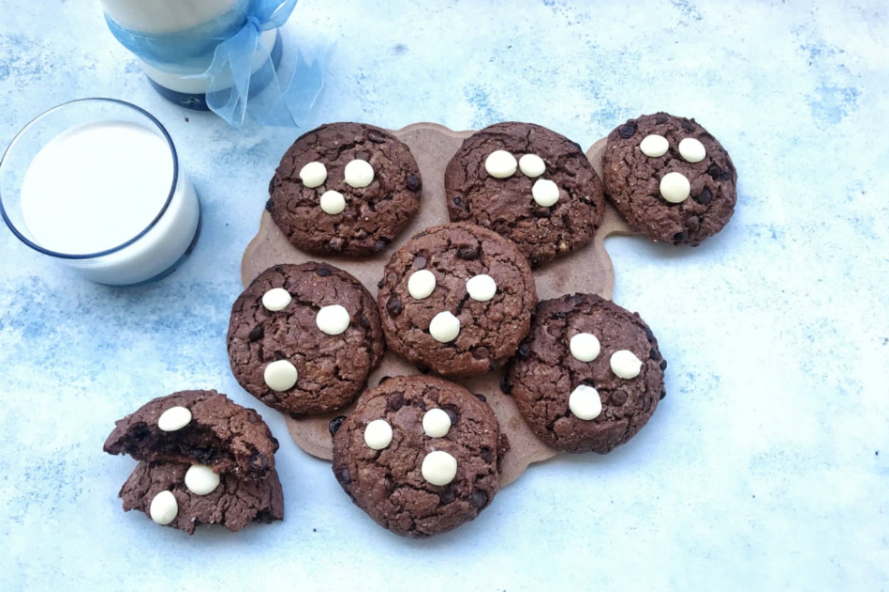 Çayın Yeni Eşlikçisi: Bol Çikolatalı Brownie Kurabiye